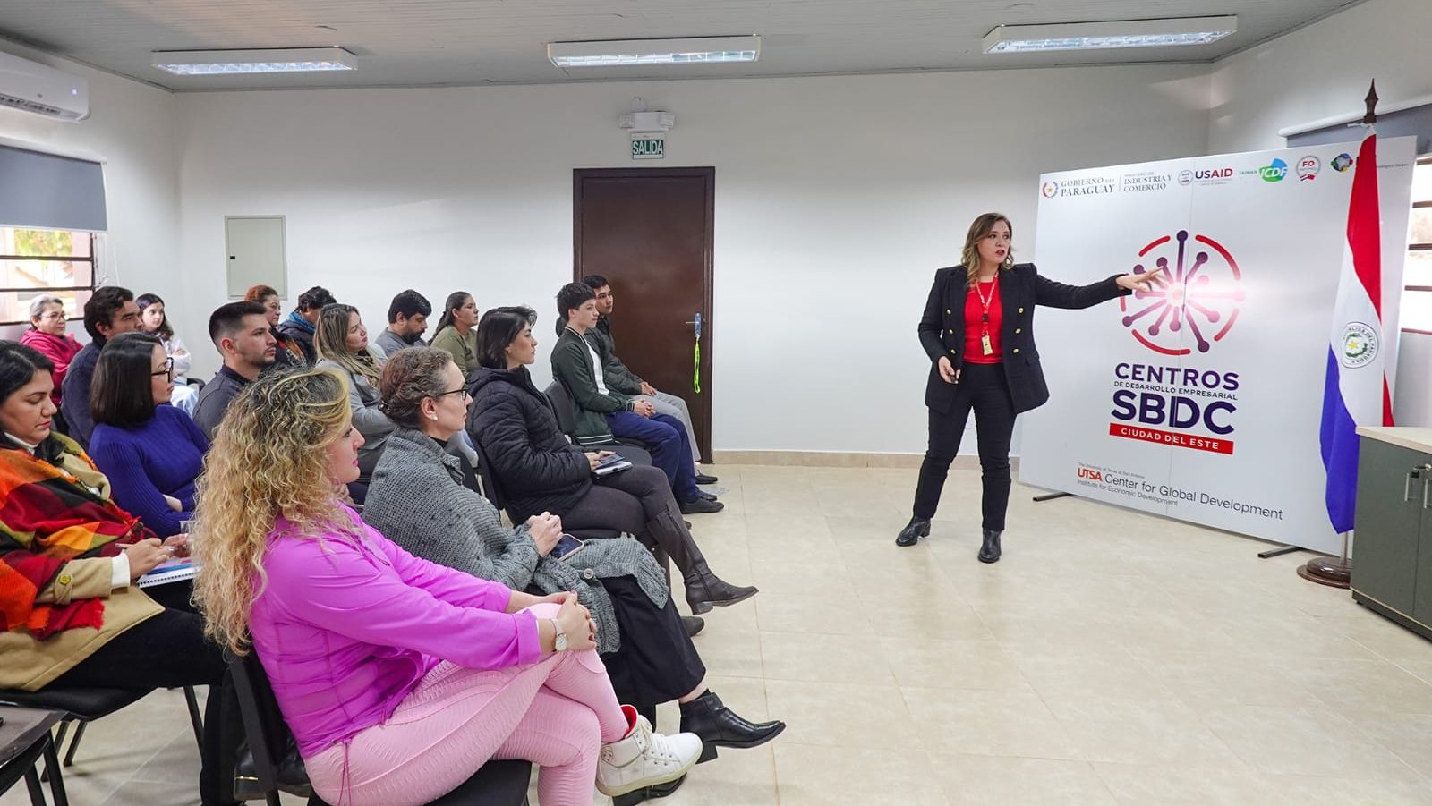 CURSOS GRATUITOS DE MANEJO DE COSTOS Y LIDERAZGO IMPULSAN A EMPRENDEDORES EN ALTO PARANÁ