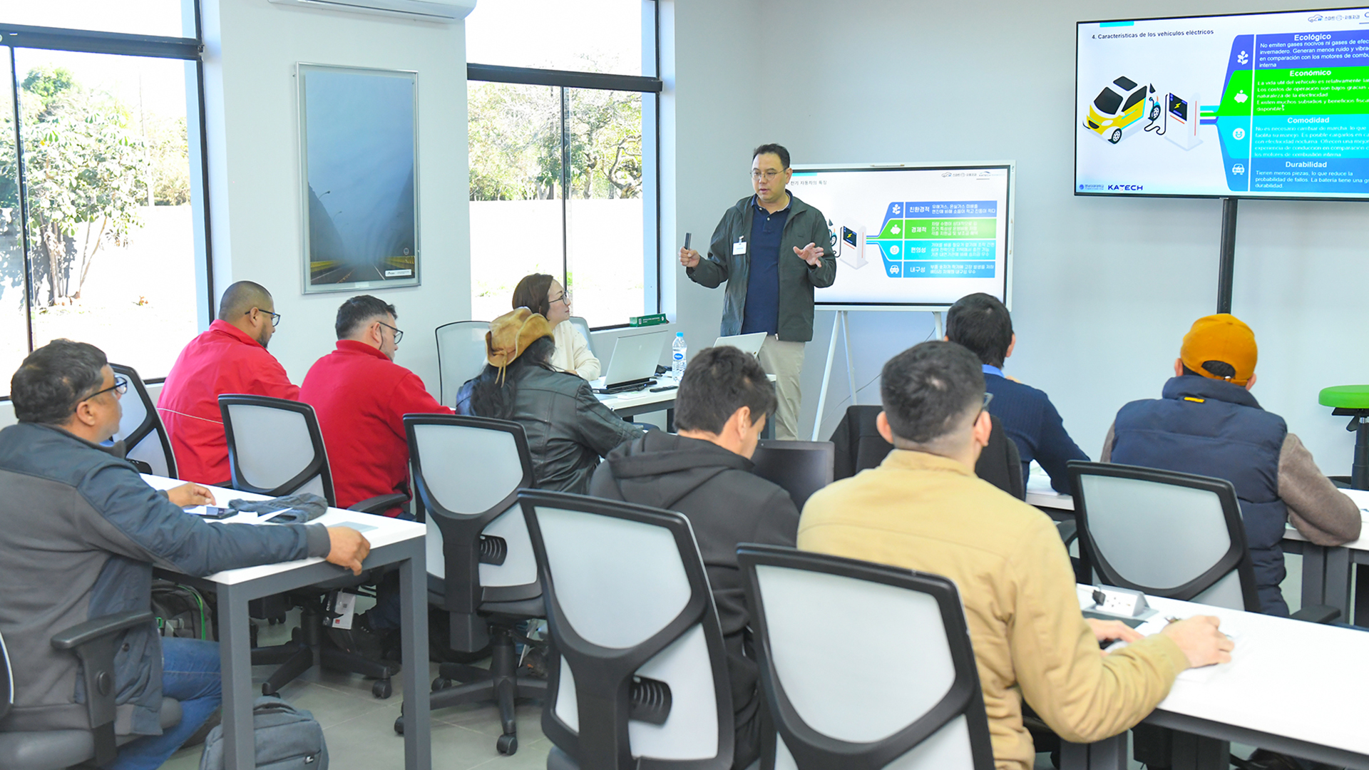 AGENDA CARGADA DE ACTIVIDADES ENFOCADAS EN ELECTROMOVILIDAD Y VEHÍCULOS AUTÓNOMOS